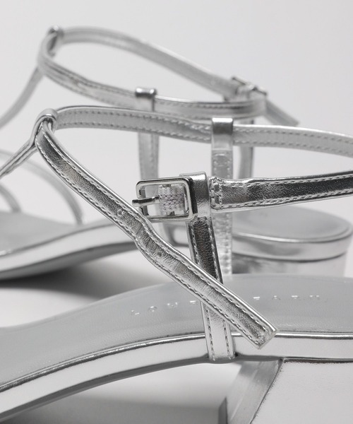 LOWRYS FARM（ローリーズファーム）の「ホソクロスサンダル　906572（サンダル・レディース・シルバー/ブラック/イエロー・MEDIUM/LARGE）」の20枚目の写真