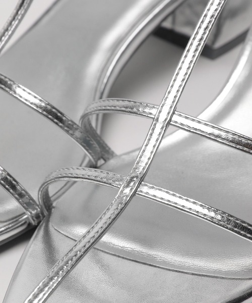 LOWRYS FARM（ローリーズファーム）の「ホソクロスサンダル　906572（サンダル・レディース・シルバー/ブラック/イエロー・MEDIUM/LARGE）」の22枚目の写真