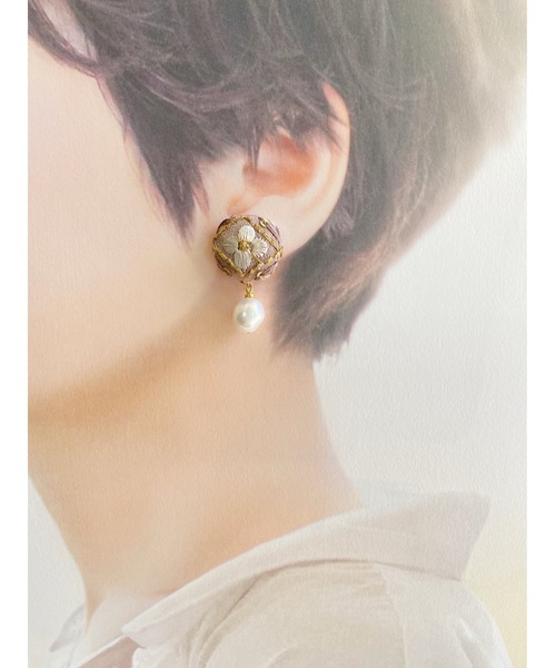 tone(トーン)の「【Hi-na】刺繡テキスタイルのくるみパーツ×パール ピアス(MA)(ピアス(両耳用)・レディース・ブルー系その他/ピンク・FREE)」の7枚目の写真