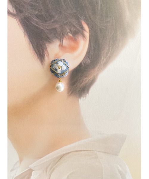 tone(トーン)の「【Hi-na】刺繡テキスタイルのくるみパーツ×パール ピアス(MA)(ピアス(両耳用)・レディース・ブルー系その他/ピンク・FREE)」の3枚目の写真