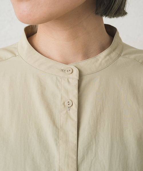 【Loungedress】スリットシャツ　オフホワイト LOUNGEDRESS（ラウンジドレス）の「【earthy_/アーシー】ナイロン