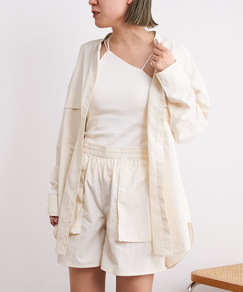 【Loungedress】スリットシャツ　オフホワイト LOUNGEDRESS（ラウンジドレス）の「【earthy_/アーシー】ナイロン