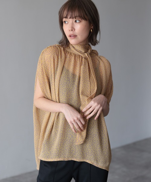 HERENCIA(ヘレンチア)の「ドット 楊柳 ノースリーブ ボウタイ ネックギャザー ブラウス(シャツ/ブラウス・レディース・ベージュ系その他/ホワイト系その他/ネイビー系/ブラック系その他・FREE)」の9枚目の写真