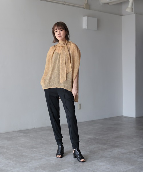 HERENCIA(ヘレンチア)の「ドット 楊柳 ノースリーブ ボウタイ ネックギャザー ブラウス(シャツ/ブラウス・レディース・ベージュ系その他/ホワイト系その他/ネイビー系/ブラック系その他・FREE)」の13枚目の写真