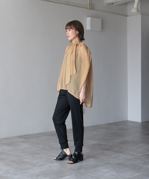 HERENCIA(ヘレンチア)の「ドット 楊柳 ノースリーブ ボウタイ ネックギャザー ブラウス(シャツ/ブラウス・レディース・ベージュ系その他/ホワイト系その他/ネイビー系/ブラック系その他・FREE)」の17枚目の写真