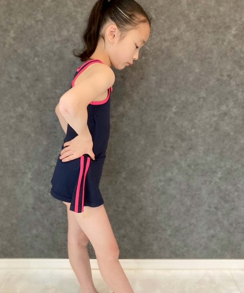 THE CASUAL（カジュアル）の「【スクール水着】ラインワンピース水着（水着・キッズ・ネイビー系1/ネイビー系/ネイビー系2・110cm/120cm/130cm/140cm/150cm/160cm）」の7枚目の写真