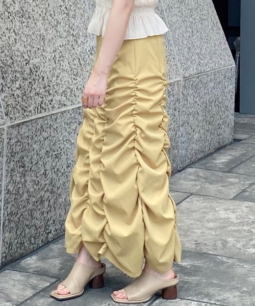 ur,Melty（ユアメルティー）の「裾シャーリングスカート（スカート・レディース・ナチュラル/イエロー/ブラック/ライトグレー・FREE）」の4枚目の写真