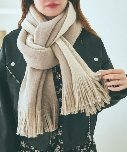 mysty woman(ミスティウーマン)の「リバーシブル無地ストール 961435(マフラー・レディース・ブラック/グレー系その他/ピンク/アイボリー・FREE)」の3枚目の写真