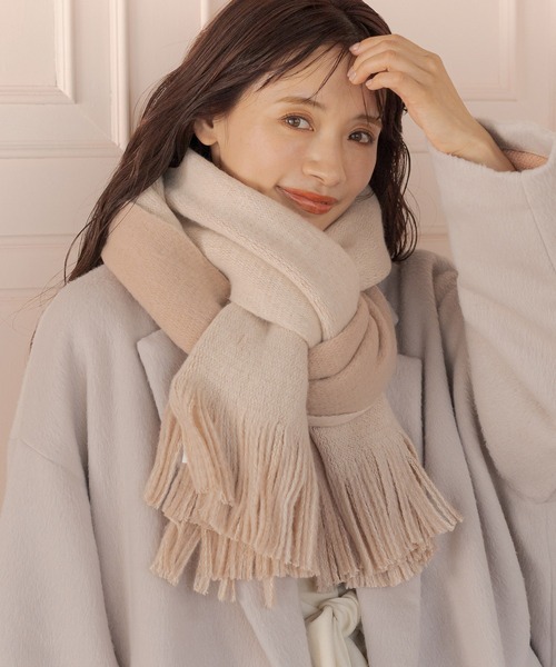 mysty woman(ミスティウーマン)の「リバーシブル無地ストール 961435(マフラー・レディース・ブラック/グレー系その他/ピンク/アイボリー・FREE)」の4枚目の写真