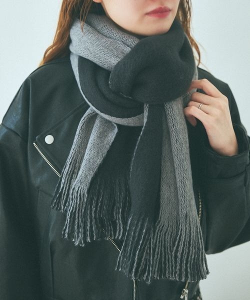 mysty woman(ミスティウーマン)の「リバーシブル無地ストール 961435(マフラー・レディース・ブラック/グレー系その他/ピンク/アイボリー・FREE)」の2枚目の写真