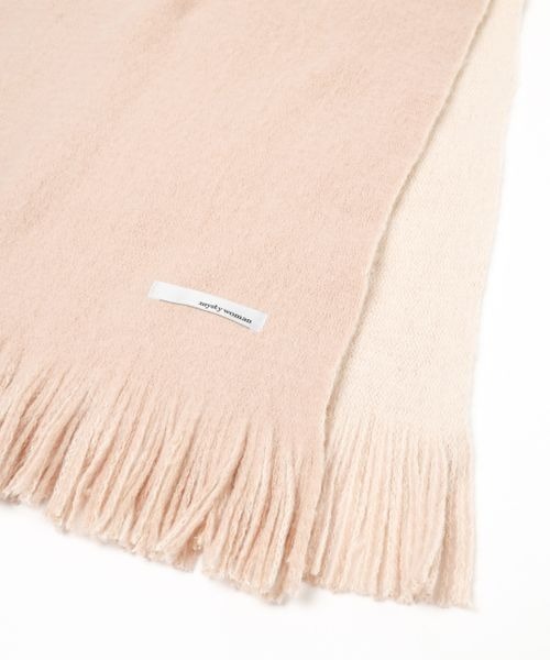 mysty woman(ミスティウーマン)の「リバーシブル無地ストール 961435(マフラー・レディース・ブラック/グレー系その他/ピンク/アイボリー・FREE)」の15枚目の写真