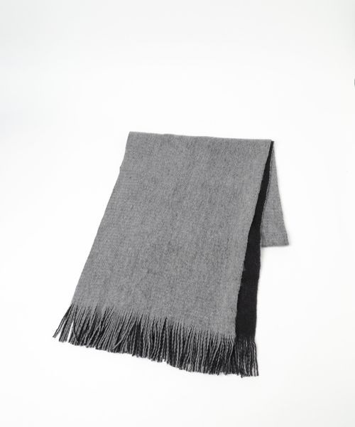 mysty woman(ミスティウーマン)の「リバーシブル無地ストール 961435(マフラー・レディース・ブラック/グレー系その他/ピンク/アイボリー・FREE)」の8枚目の写真