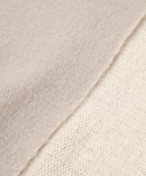 mysty woman(ミスティウーマン)の「リバーシブル無地ストール 961435(マフラー・レディース・ブラック/グレー系その他/ピンク/アイボリー・FREE)」の5枚目の写真