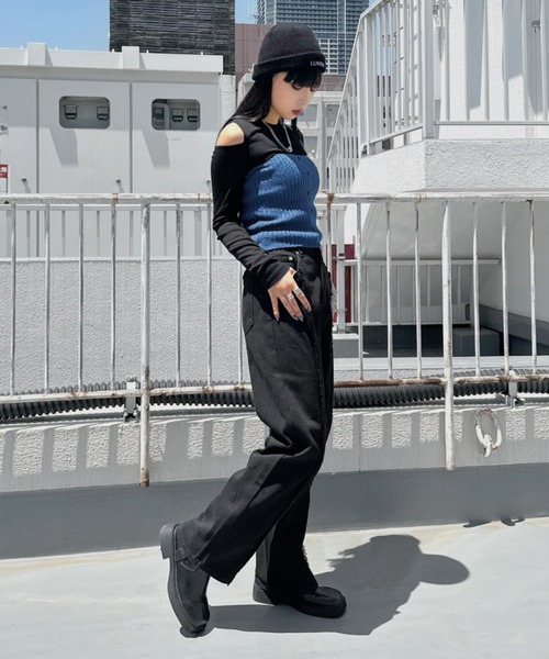 LVEU.（ラブユ.）の「【LVEU.】リブニットボタンビスチェ / トップス チューブトップ ビスチェ リブ ニット ボタン ブラック ブルー（チューブトップ・レディース・ブラック/ブルー・FREE）」の4枚目の写真