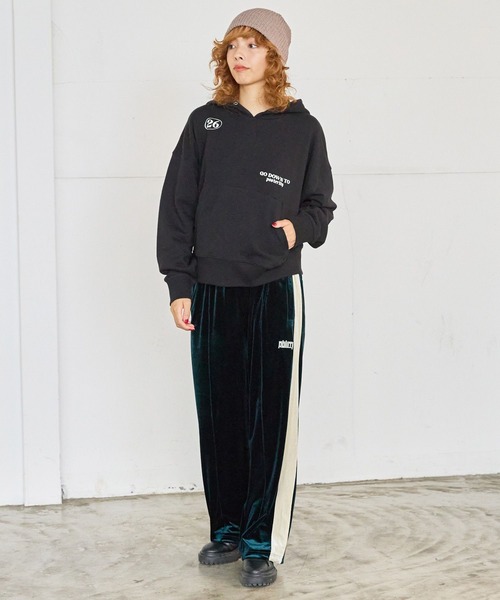 PBLIM（ページボーイリム）の「PBLIM/ポケットバルーンシルエットパーカー（パーカー・レディース・オフホワイト/ブラック・SMALL/MEDIUM）」の8枚目の写真