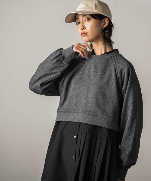 MAYSON GREY(メイソングレイ)の「裏毛クロップドトレーナー(スウェット・レディース・グリーン/チャコールグレー/オフホワイト・M)」の13枚目の写真