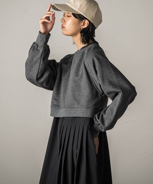 MAYSON GREY(メイソングレイ)の「裏毛クロップドトレーナー(スウェット・レディース・グリーン/チャコールグレー/オフホワイト・M)」の14枚目の写真