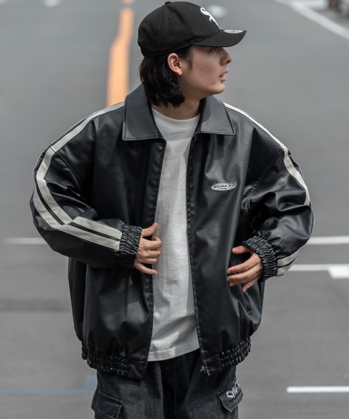 kutir（クティール）の「フェイクレザートラックジャケット（ライダースジャケット・メンズ・ブラック・MEDIUM/LARGE）」の2枚目の写真