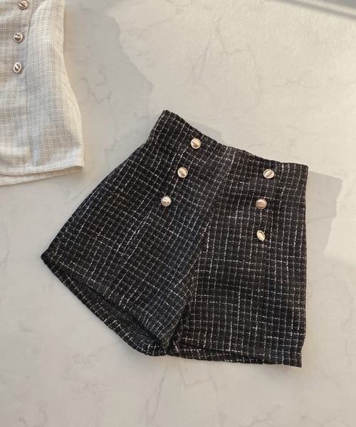 AS KNOW AS plus（アズノゥアズプラス）の「キラボタン ツイード ハイウエストショートパンツ　セットアップ可能（その他パンツ・レディース・ブラック/オフホワイト・FREE）」の18枚目の写真