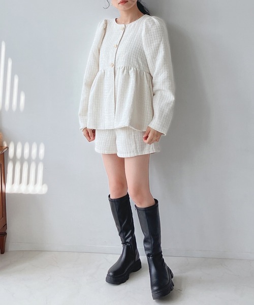 AS KNOW AS plus（アズノゥアズプラス）の「キラボタン ツイード ハイウエストショートパンツ　セットアップ可能（その他パンツ・レディース・ブラック/オフホワイト・FREE）」の13枚目の写真