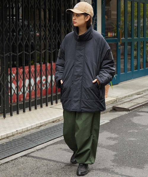 MONO-MART（モノマート）の「ビッグシルエット撥水ナイロンミリタリーモンスター中綿ブルゾン（ダウンジャケット/コート・レディース・ブラック/オリーブ/オフホワイト/グレー/ネイビー・M/L）」の14枚目の写真