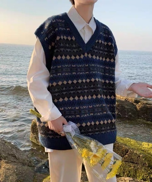 SEN TOKYO（セントーキョー）の「ノルディック柄ルーズVネックセーターベスト（ベスト・メンズ・ベージュ/ブルー・M/L/XL）」の15枚目の写真