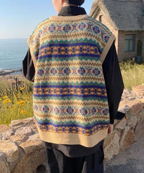 SEN TOKYO（セントーキョー）の「ノルディック柄ルーズVネックセーターベスト（ベスト・メンズ・ベージュ/ブルー・M/L/XL）」の9枚目の写真