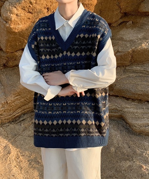 SEN TOKYO（セントーキョー）の「ノルディック柄ルーズVネックセーターベスト（ベスト・メンズ・ベージュ/ブルー・M/L/XL）」の10枚目の写真