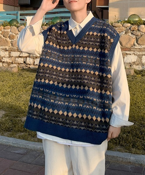 SEN TOKYO（セントーキョー）の「ノルディック柄ルーズVネックセーターベスト（ベスト・メンズ・ベージュ/ブルー・M/L/XL）」の6枚目の写真