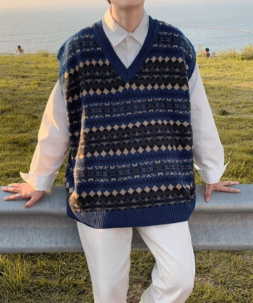 SEN TOKYO（セントーキョー）の「ノルディック柄ルーズVネックセーターベスト（ベスト・メンズ・ベージュ/ブルー・M/L/XL）」の11枚目の写真