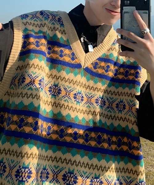 SEN TOKYO（セントーキョー）の「ノルディック柄ルーズVネックセーターベスト（ベスト・メンズ・ベージュ/ブルー・M/L/XL）」の7枚目の写真