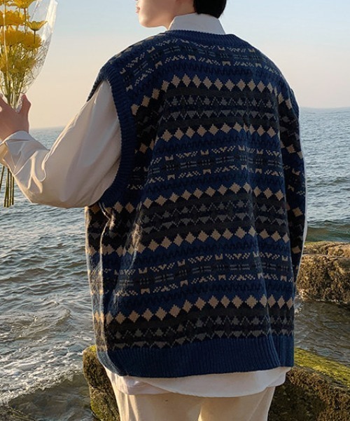 SEN TOKYO（セントーキョー）の「ノルディック柄ルーズVネックセーターベスト（ベスト・メンズ・ベージュ/ブルー・M/L/XL）」の17枚目の写真
