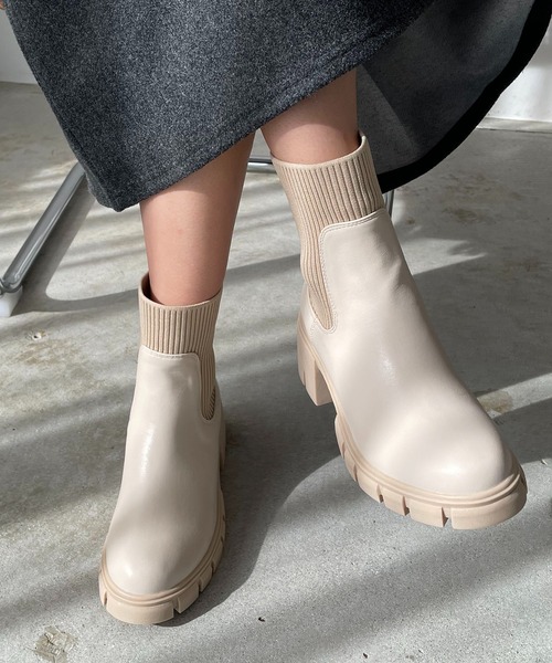 210nouve（トゥージュヌーブ）の「トラックソールソックスブーツ（ブーツ・レディース・ベージュ/ブラック・39/36/38/37）」の20枚目の写真