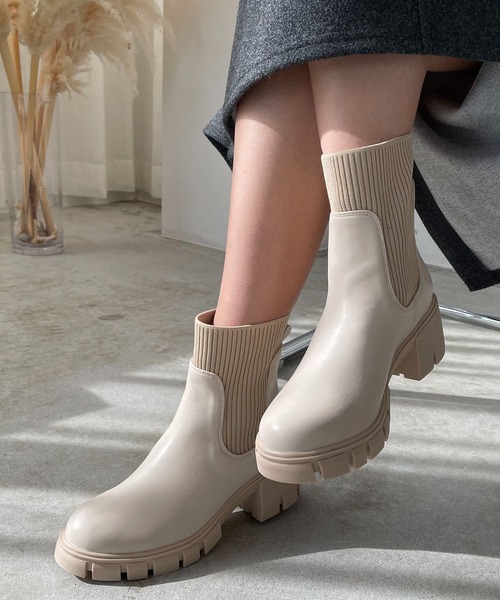 210nouve（トゥージュヌーブ）の「トラックソールソックスブーツ（ブーツ・レディース・ベージュ/ブラック・39/36/38/37）」の22枚目の写真