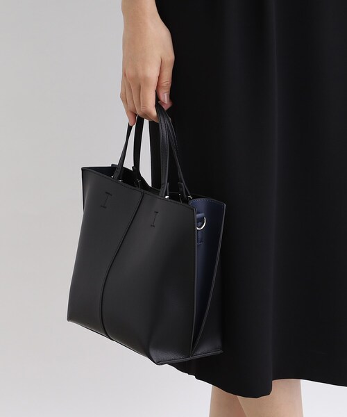 INDIVI（インディヴィ）の「◆【合皮／2WAY／ショルダー付き】バイカラーバッグ（ハンドバッグ・レディース・ブルー系9/ブラック系4/ベージュ系4・00）」の15枚目の写真