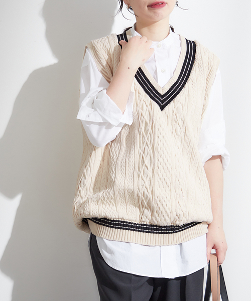 journal standard L'essage(ジャーナルスタンダードレサージュ)の「《別注》【ILL ONE EIGHTY/イル ワンエイティ】TILDEN VEST:ベスト(ベスト・レディース・ブラック/グリーン・MEDIUM)」の4枚目の写真