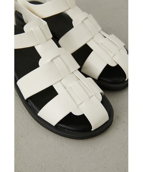 crie conforto（クリーコンフォルト）の「フラットグルカサンダル（サンダル・レディース・ホワイト/ブラック・SMALL/MEDIUM/LARGE/LL）」の6枚目の写真