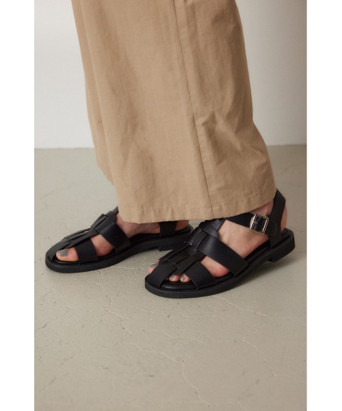 crie conforto（クリーコンフォルト）の「フラットグルカサンダル（サンダル・レディース・ホワイト/ブラック・SMALL/MEDIUM/LARGE/LL）」の19枚目の写真