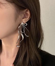【float】ロングリボン ビジュー メタル ピアス