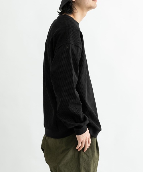 EKAL（エカル）の「『吸水速乾/UVカット』AIRFLEXワッフルロングスリーブTシャツ（Tシャツ/カットソー・メンズ・ブラック/ホワイト・LARGE/MEDIUM）」の6枚目の写真