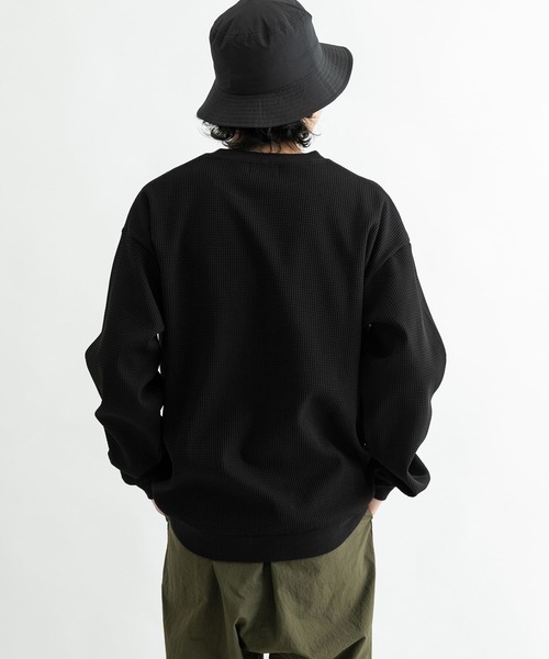 EKAL（エカル）の「『吸水速乾/UVカット』AIRFLEXワッフルロングスリーブTシャツ（Tシャツ/カットソー・メンズ・ブラック/ホワイト・LARGE/MEDIUM）」の22枚目の写真