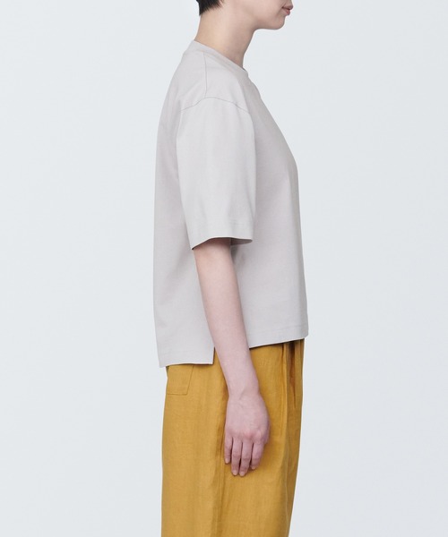 無印良品(ムジルシリョウヒン)の「婦人 涼感UVカットワイド半袖Tシャツ(Tシャツ/カットソー・レディース・イエロー/ホワイト/ライトグレー/ブラウン/ブルー・S/M/XL/L/XS)」の15枚目の写真