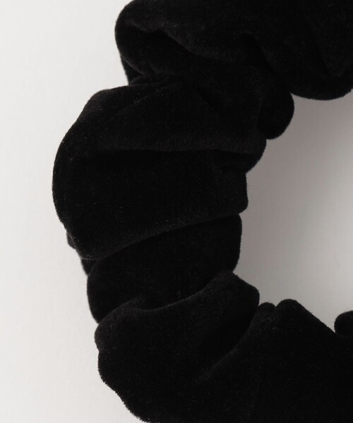 LETICIA（レチシア）の「＜LETICIA＞エッグ ベルベット シュシュ（ヘアゴム・レディース・ブラック・FREE）」の8枚目の写真