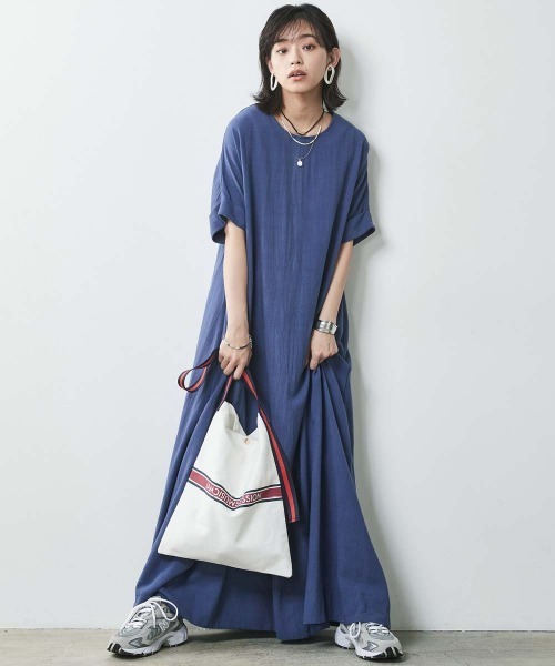 CHIC STYLE（シックスタイル）の「＜大きいサイズ＞フレンチスリーブAラインマキシワンピース シックスタイル（ワンピース・レディース・ベージュ系/オレンジ/ブルー/ブラック・L/LL/3L/4L/5L）」の9枚目の写真