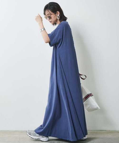 CHIC STYLE（シックスタイル）の「＜大きいサイズ＞フレンチスリーブAラインマキシワンピース シックスタイル（ワンピース・レディース・ベージュ系/オレンジ/ブルー/ブラック・L/LL/3L/4L/5L）」の10枚目の写真