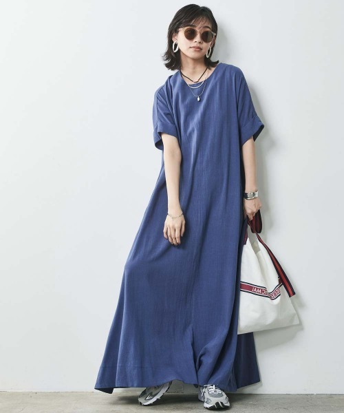 CHIC STYLE（シックスタイル）の「＜大きいサイズ＞フレンチスリーブAラインマキシワンピース シックスタイル（ワンピース・レディース・ベージュ系/オレンジ/ブルー/ブラック・L/LL/3L/4L/5L）」の6枚目の写真