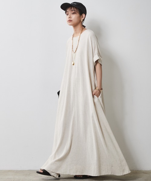 CHIC STYLE（シックスタイル）の「＜大きいサイズ＞フレンチスリーブAラインマキシワンピース シックスタイル（ワンピース・レディース・ベージュ系/オレンジ/ブルー/ブラック・L/LL/3L/4L/5L）」の7枚目の写真