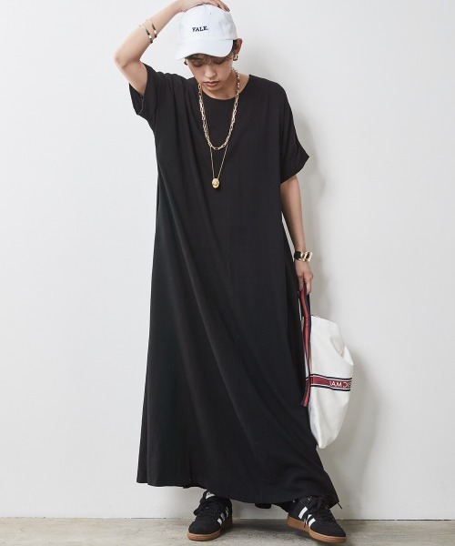 CHIC STYLE（シックスタイル）の「＜大きいサイズ＞フレンチスリーブAラインマキシワンピース シックスタイル（ワンピース・レディース・ベージュ系/オレンジ/ブルー/ブラック・L/LL/3L/4L/5L）」の8枚目の写真