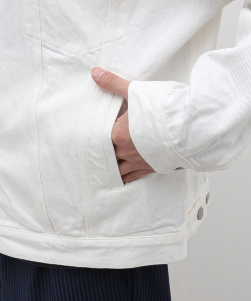 EDIFICE（エディフィス）の「【TATAMASS / タタマス】スタンドカラー トラッカージャケット（デニムジャケット・メンズ・ホワイト/ブラック・MEDIUM/LARGE）」の17枚目の写真