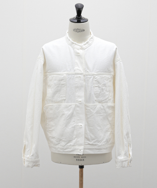 EDIFICE（エディフィス）の「【TATAMASS / タタマス】スタンドカラー トラッカージャケット（デニムジャケット・メンズ・ホワイト/ブラック・MEDIUM/LARGE）」の8枚目の写真